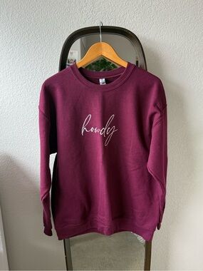 Howdy Embroidered Maroon Crewneck